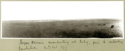 1917年10月20日、ベエルシェバを攻撃する前にアスルジに集中するアンザック師団 作： Capt. Arthur Rhodes