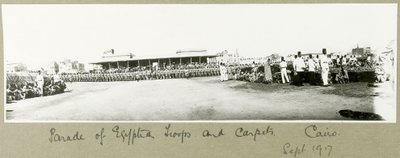 エジプト軍とカーペットのパレード、カイロ、1917年9月 作： Capt. Arthur Rhodes