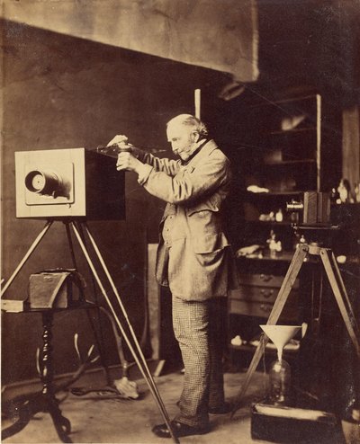 [コロジオン版を準備する自画像］ 作： Capt. Horatio Ross