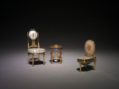 ミニチュアチェア、コンパス、ミニチュアビデ 作： Carl Fabergé