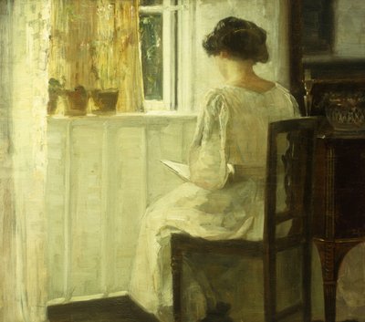 太陽に照らされたインテリアで読書をしている女性（パネルに油彩） 作： Carl Holsoe