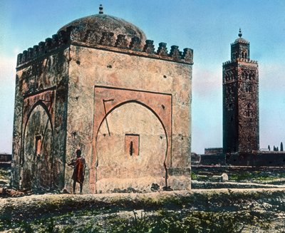 モロッコ、モスク近くの聖墓、画像は1910年頃。カール・サイモン・アーカイブ 作： Carl Simon