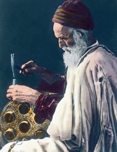 モロッコ、ユダヤ人銅細工師、画像は1910年頃。カール・サイモン・アーカイブ 作： Carl Simon