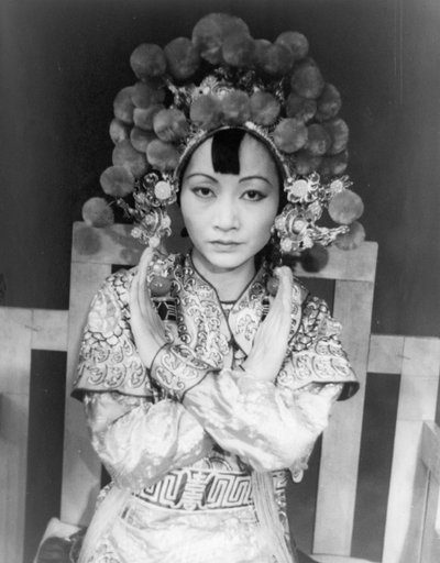 アンナ・メイ・ウォン、ウエストポートで「トゥーランドット」に出演 作： Carl Van Vechten