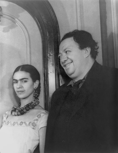 ニューヨークを訪れたフリーダ・カーロとディエゴ・リベラ 作： Carl Van Vechten
