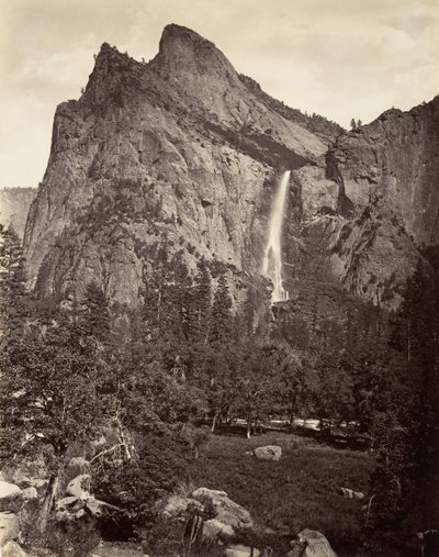Bridal Veil Fall、940フィート、ヨセミテ、1872年頃、1876年頃に印刷。 作： Carleton E. Watkins.