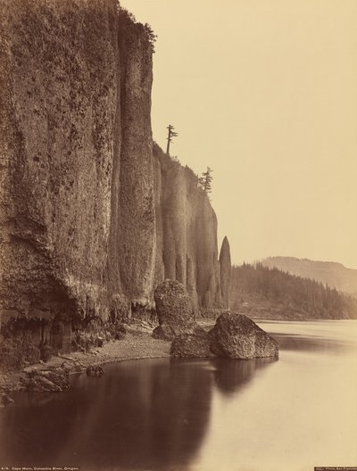 ホーン岬、コロンビア川、オレゴン州 作： Carleton E. Watkins