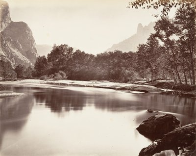 ヨセミテ渓谷を見上げる, ca. 1872年、約印刷。 1876年。 作： Carleton Emmons Watkins