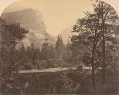 ハーフドームのふもとの湖、1861年。 作： Carleton Emmons Watkins
