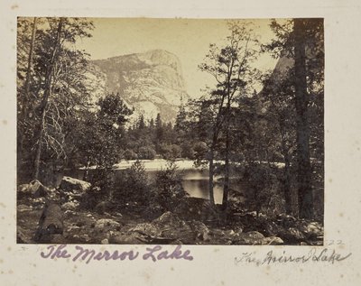 カリフォルニア州マリポサ郡、ヨセミテ渓谷の湖。(No.1028) 作： Carleton Watkins