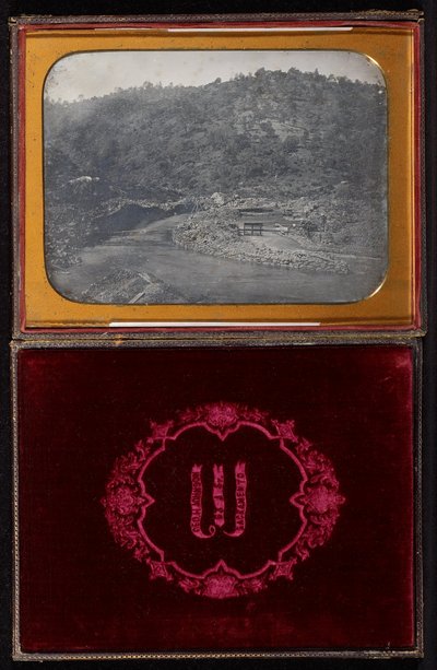 無題（川の採掘シーン） 作： Carleton Watkins