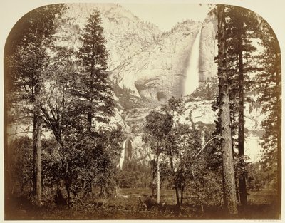 ヨ・セミテ滝（上の家から）2477フィート。 作： Carleton Watkins