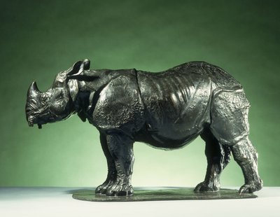 3歳のサイ; Rhinoceros de 3 Ans、c.1910（ブロンズとブラックブラウンの緑青） 作： Carlo Bugatti