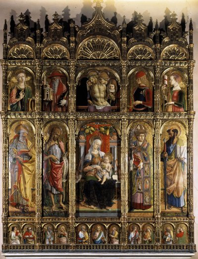 ポリプティークにはピエタ、下側には子連れのマドンナが描かれています。 作： Carlo Crivelli