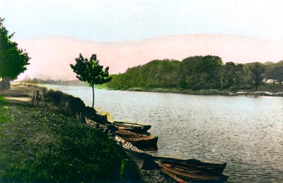 タイン川、ノーサンバーランド州ヘクサム、1926年。 作： Cavenders Ltd