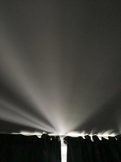 構成 - 照明、2020年（写真） 作： Cécile Jamet