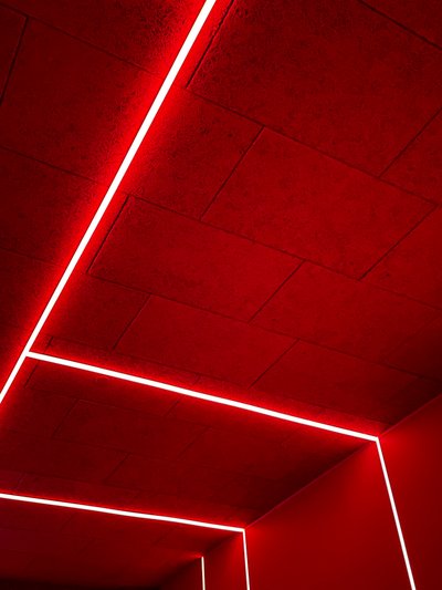 構図 - 照明、2023年（写真） 作： Cécile Jamet