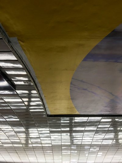 コンポジション - メトロ、2019年（写真） 作： Cécile Jamet