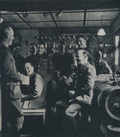 すべての飲み物、1941 作： Cecil Beaton