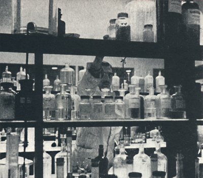 実験室：航空機工場、1941 作： Cecil Beaton