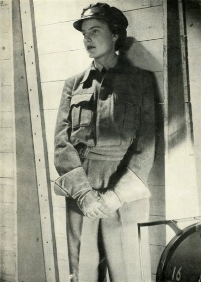 MTドライバー、c1943。 作： Cecil Beaton