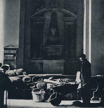 最初の電撃の後のセントメリールボウ。現在破壊されている、1941 作： Cecil Beaton
