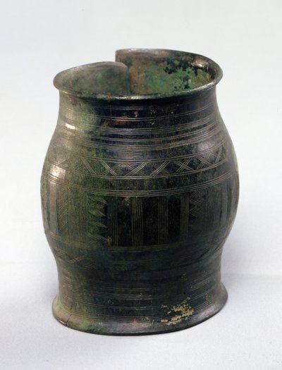 樽型の腕章、ハルシュタット文化、ジュラ産（金属） 作： Celtic