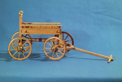 ヴィックスの王女の墓で発見された戦車の復元（木材） 作： Celtic