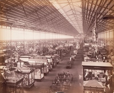 本館、東側ギャラリーより、100周年記念展、フィラデルフィア 作： Centennial Photographic Co.