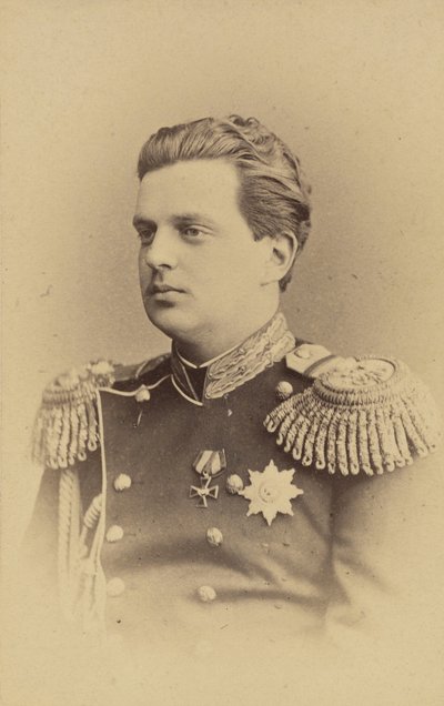 ウラジミール・アレクサンドロヴィッチ・デ・ロシア - ロシアのウラジミール・アレクサンドロヴィチ大公の肖像 (1847-1909)、ベルガマスコ、チャールズ (カール) (1830-1896) 作。 アルブミン写真、1865年頃。ロシア国立フィルムおよび写真アーカイブ、クラスノゴルスク 作： Charles Bergamasco