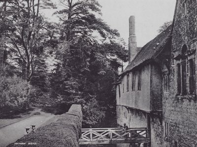 Ightham Mote（モノクロ写真 作： Charles Essenhigh Corke