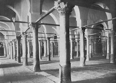 ケルアン。グランデモスク、c1913の内部 作： Charles J. S. Makin