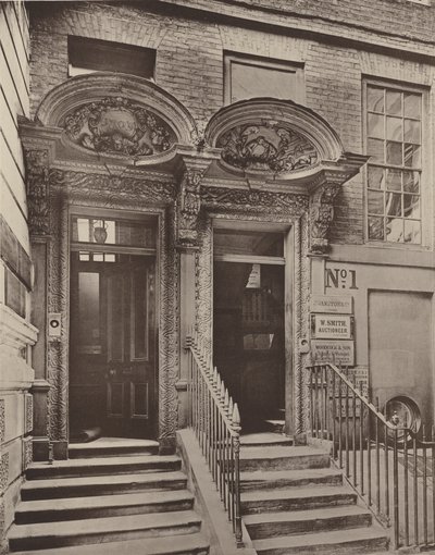 Two Doorways、Laurence Pountney Hill、East Central 作： Charles Latham