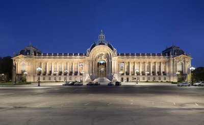 パリのプティ・パレのファサード（写真 作： Charles Louis Girault