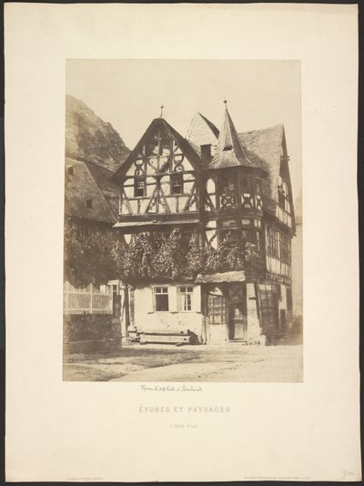 習作と風景：バッカラの16世紀の家屋 作： Charles Marville