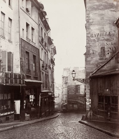 モンターニュ・サント・ジュヌヴィエーヴ通り、ラプラス通り交差点付近 (Rue de la Montagne-Sainte-Geneviève prés de carrefour de la rue LaPlace) 作： Charles Marville