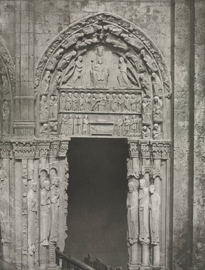 シャルトル大聖堂：シャルトルの聖母のいるロイヤルポータルの右ドア、1857年。 作： Charles Nègre
