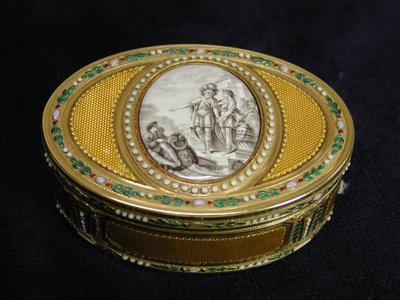 テレマコスのエジプトからの出発を描いた細密画の入った嗅ぎタバコ入れ、1780～81年。 作： Charles Ouizille