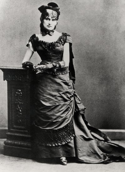 ベルト・モリゾ（1841-95）（bw写真） 作： Charles Reutlinger