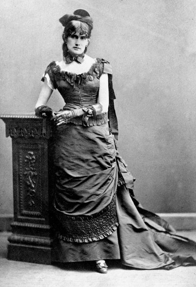 Berthe Morisot, c.1880 (bw photographs) 作： Charles Reutlinger