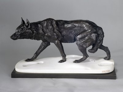 雪の中のオオカミの追跡（ブロンズ、金属、大理石） 作： Charles Valton