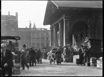 コベント ガーデン、ウェストミンスター市、グレーター ロンドン オーソリティ、1930 年代。 作： Charles William Prickett