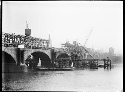 ウォータールー橋の解体、ウェストミンスター市、グレーター ロンドン オーソリティー、1936 年。 作： Charles William Prickett