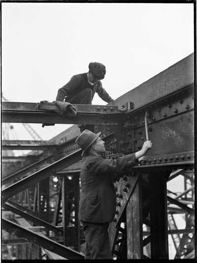 ウォータールー橋の解体、ランベス、グレーター ロンドン オーソリティー、1936 年。 作： Charles William Prickett