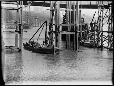 ウォータールー橋の解体、ランベス、グレーター ロンドン オーソリティー、1936 年。 作： Charles William Prickett