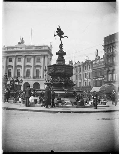 シャフツベリー記念噴水、ピカデリー サーカス、ウェストミンスター市、ロンドン、1895-1905。 作： Charles William Prickett