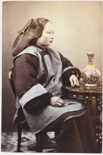 若い中国人女性の手彩色写真 作： Chinese School
