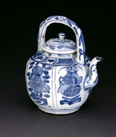 青と白のクラークワインポット、ワンリ、1590-1610（磁器） 作： Chinese School