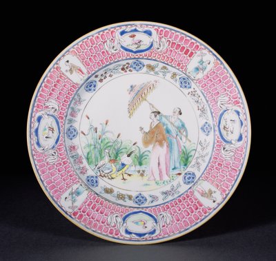 コルネリスプロンク（1691-1759）乾隆期（1736-95）c.1734（磁器）の設計による、ラダムオーパラソンを描いたファミールローズで描かれたディナープレート 作： Chinese School