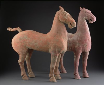 馬のペア、漢王朝（206 BC-220 AD）（陶器） 作： Chinese School